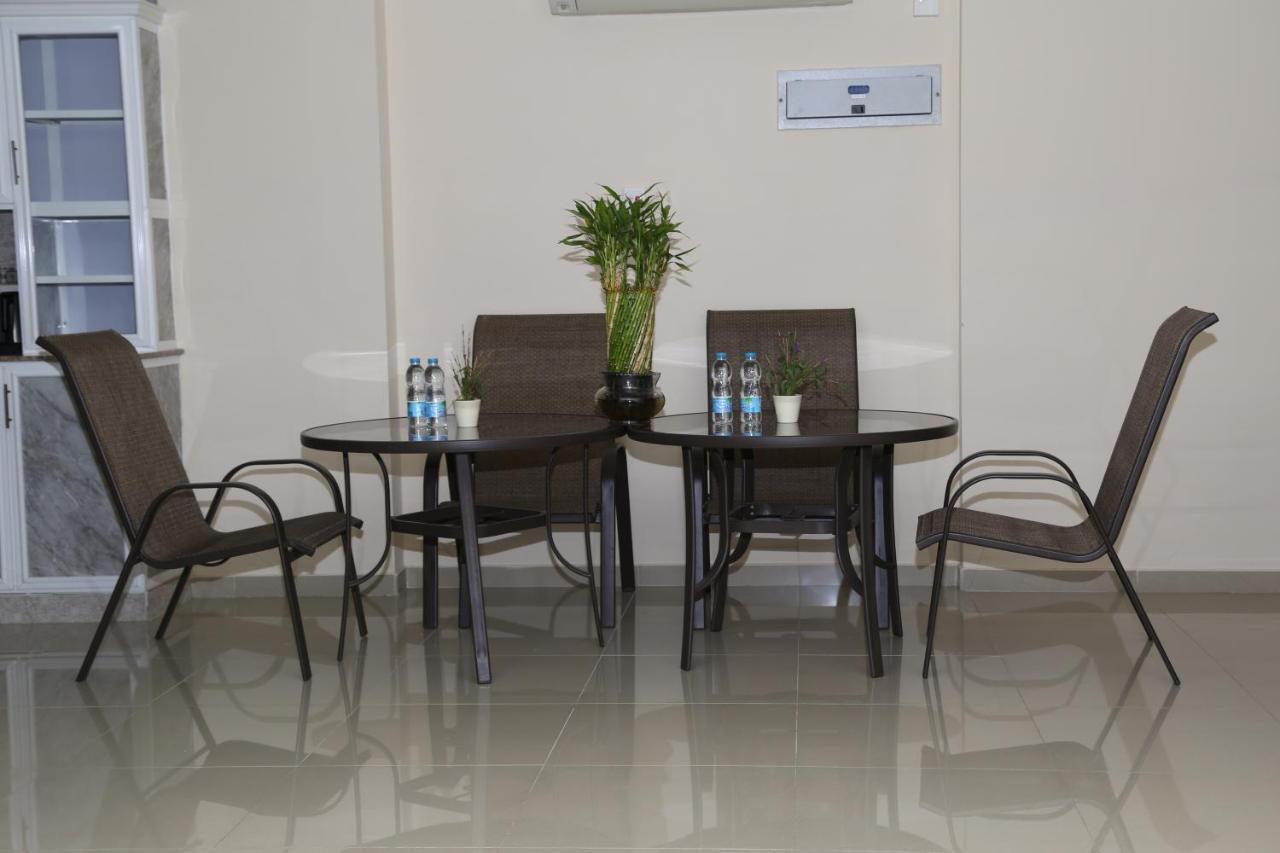 Jarzez Hotel Apartments Al Hail Seeb Exterior photo