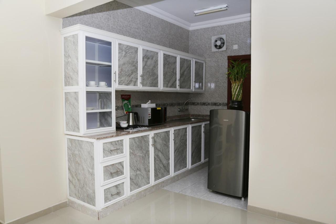 Jarzez Hotel Apartments Al Hail Seeb Exterior photo