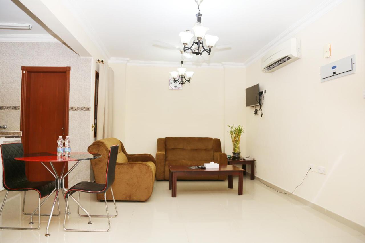 Jarzez Hotel Apartments Al Hail Seeb Exterior photo