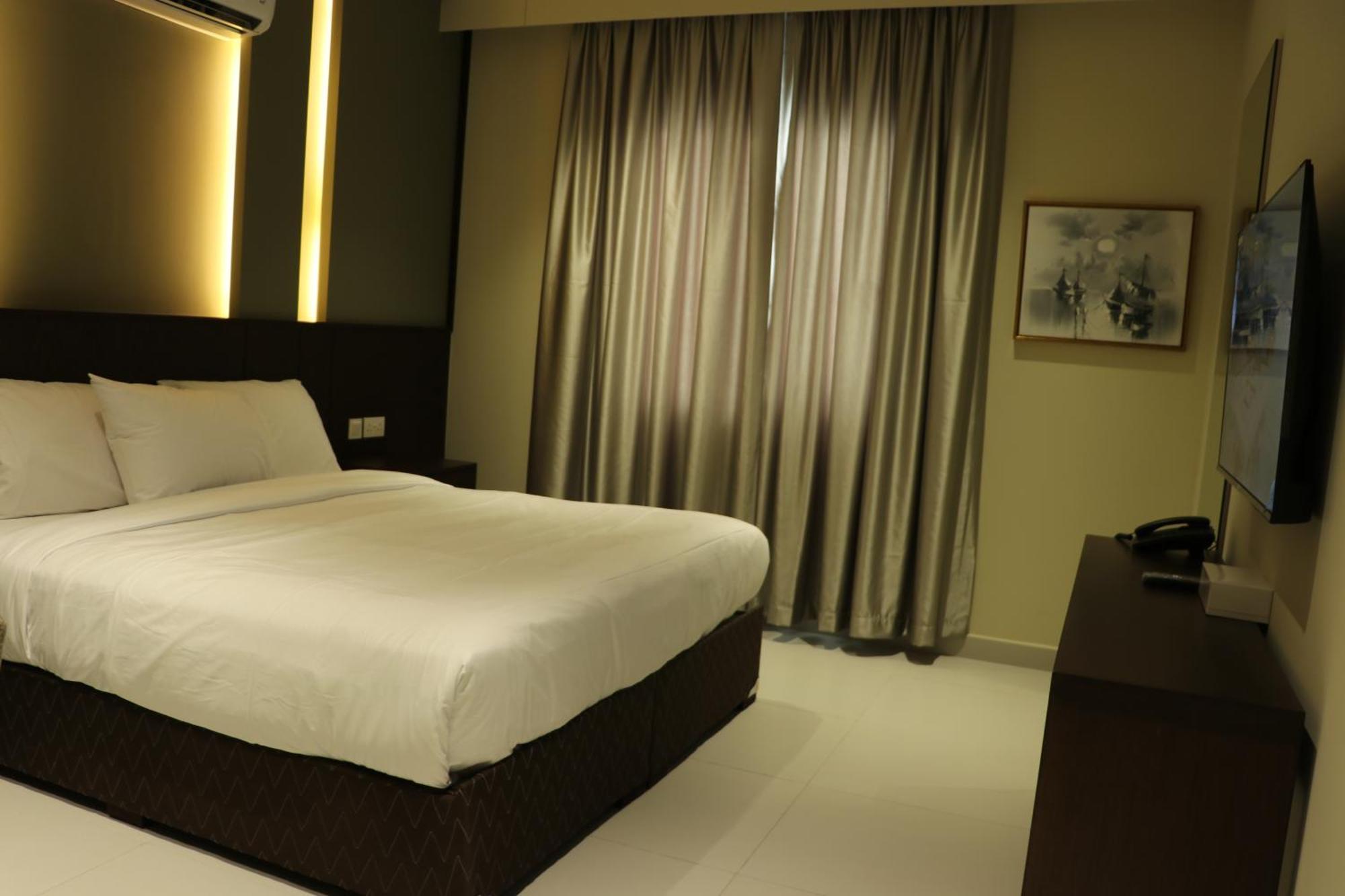 Jarzez Hotel Apartments Al Hail Seeb Exterior photo