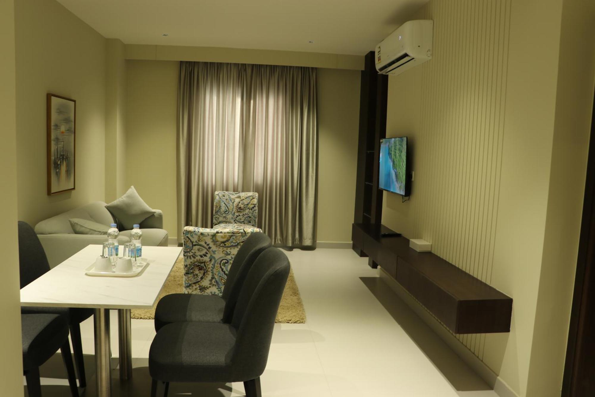 Jarzez Hotel Apartments Al Hail Seeb Exterior photo