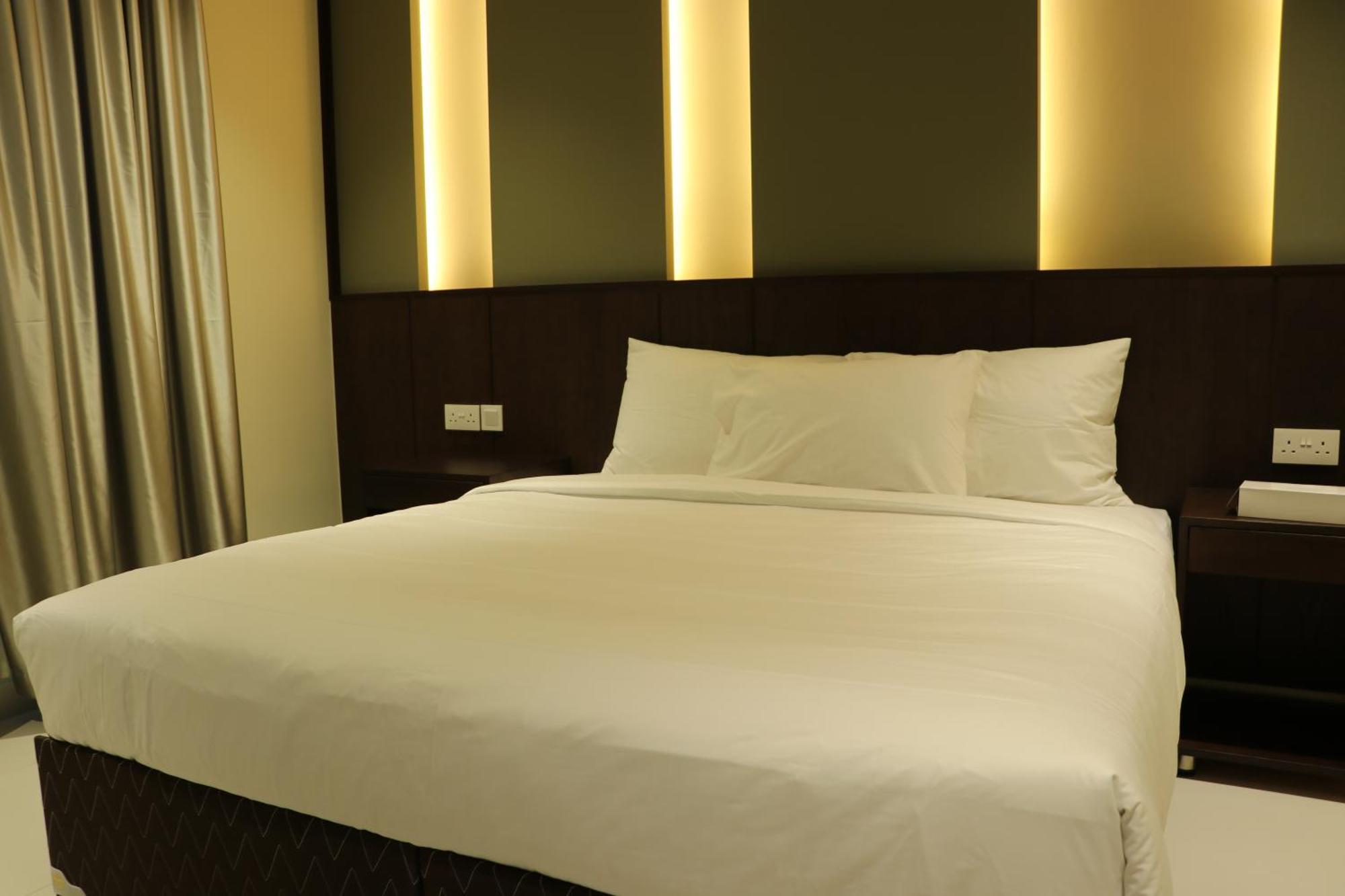 Jarzez Hotel Apartments Al Hail Seeb Exterior photo